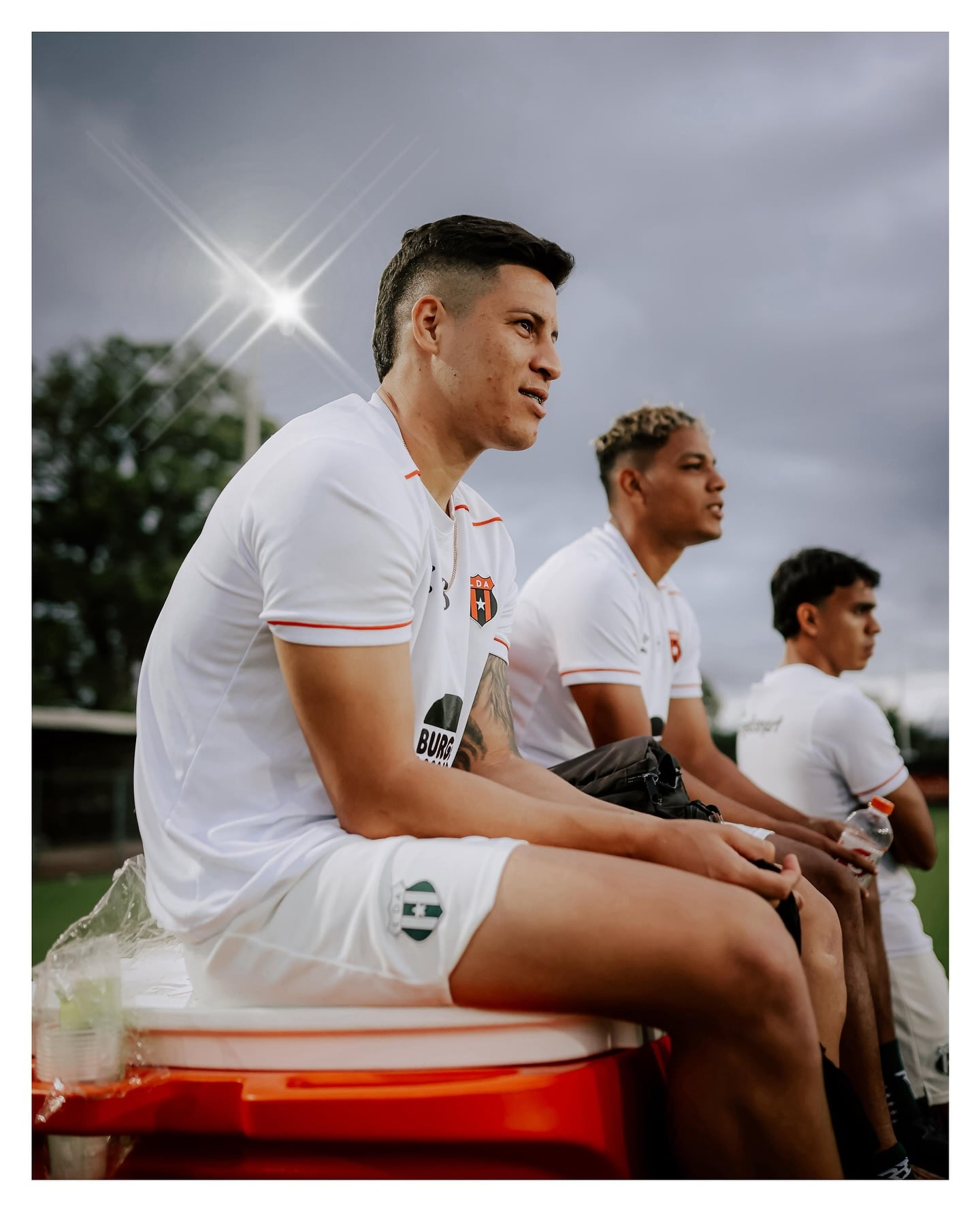 Alexis Gamboa, Creichel Pérez y Aarón Suárez podrían ver acción este domingo en el partido de ida de la semifinal entre Puntarenas FC y Liga Deportiva Alajuelense.