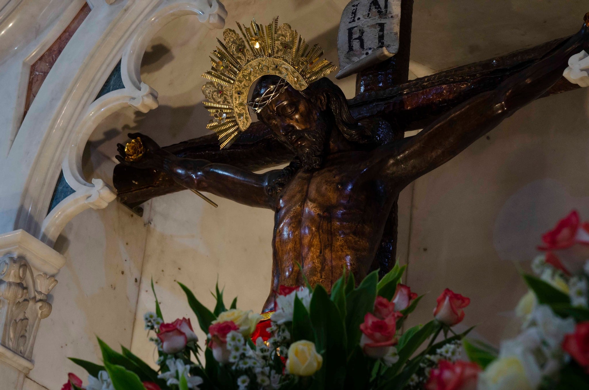 El Santuario Nacional Santo Cristo de Esquipulas de Alajuelita está celebrando sus fiestas patronales que servirán para pegarle un empujón al gran objetivo: finalizar el cambio del cielorraso de la iglesia al cual le falta todavía el 30%