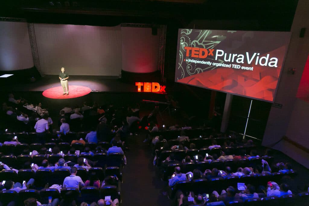 Исследователь оспорил миф об истоках фразы «Пура Вьеха» на TEDxPuraVida