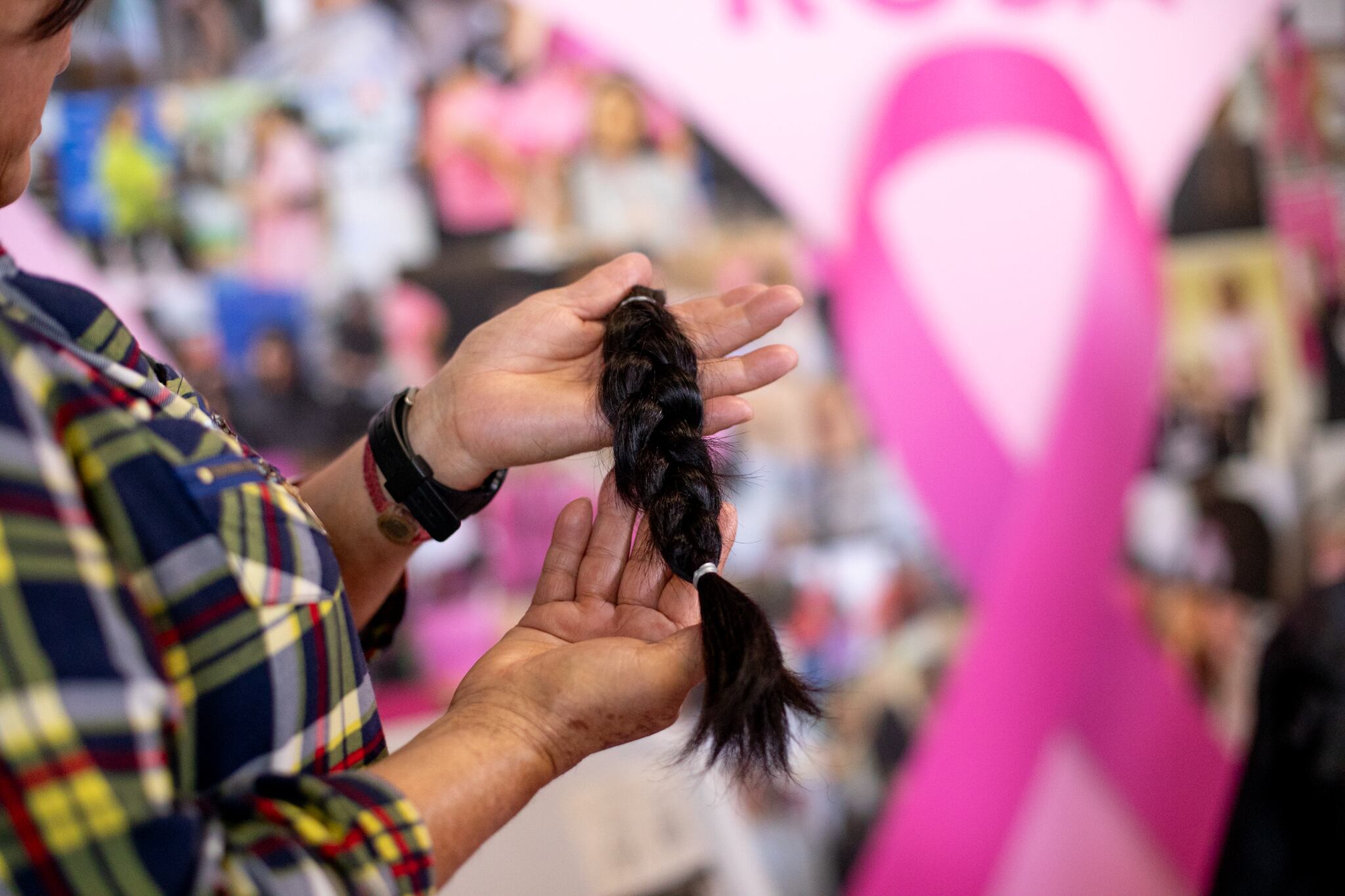 Donación de pelo para pelucas. Cáncer Mama. Walmart octubre 2023.
