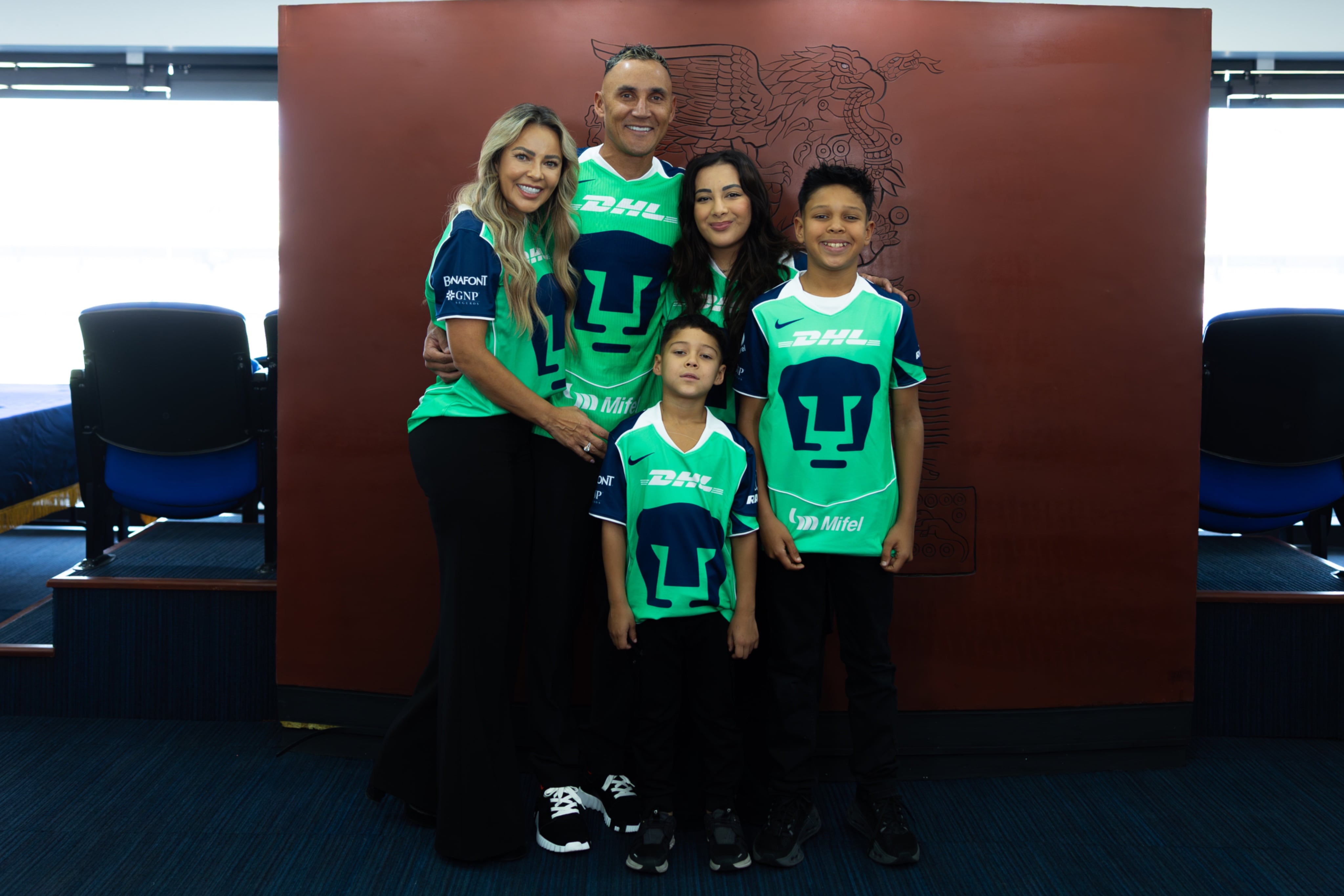 Keylor Navas celebró su renovación junto a su esposa: Andrea Salas, sus hijos: Daniela, Thiago y Mateo.