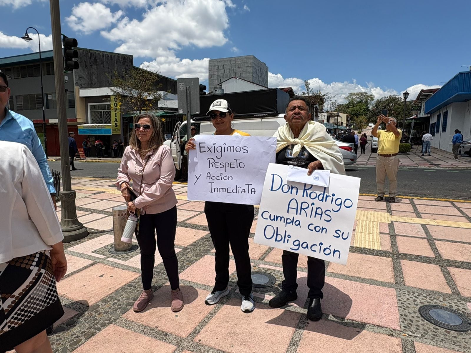 Los agentes caminaron sin portar sus armas por tratarse de una marcha pacífica.