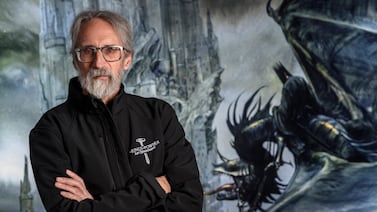¿Cómo darle vida al mundo de Tolkien? John Howe lleva más de tres décadas explorándolo... ahora en una prisión medieval