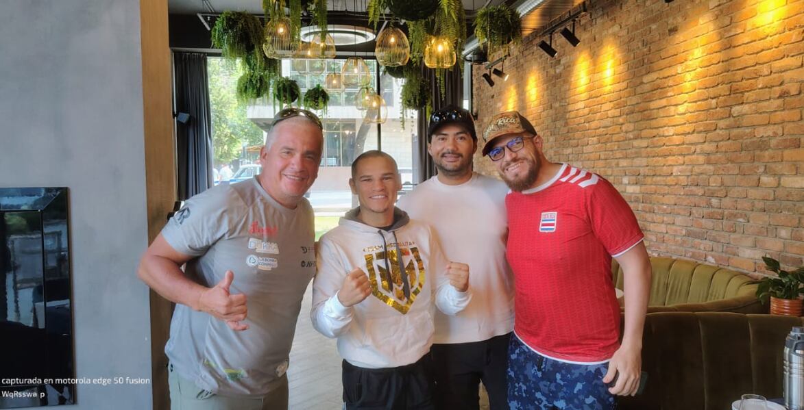 Warner Rojas:
Sergio Monge (rojo)
Kenny Araya (blanco )
Montañistas
20 de julio del 2025
Cortesía Warner Rojas