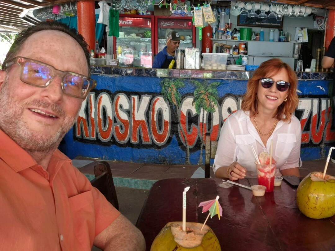 Eli Feinzaig y Ericka Benavides