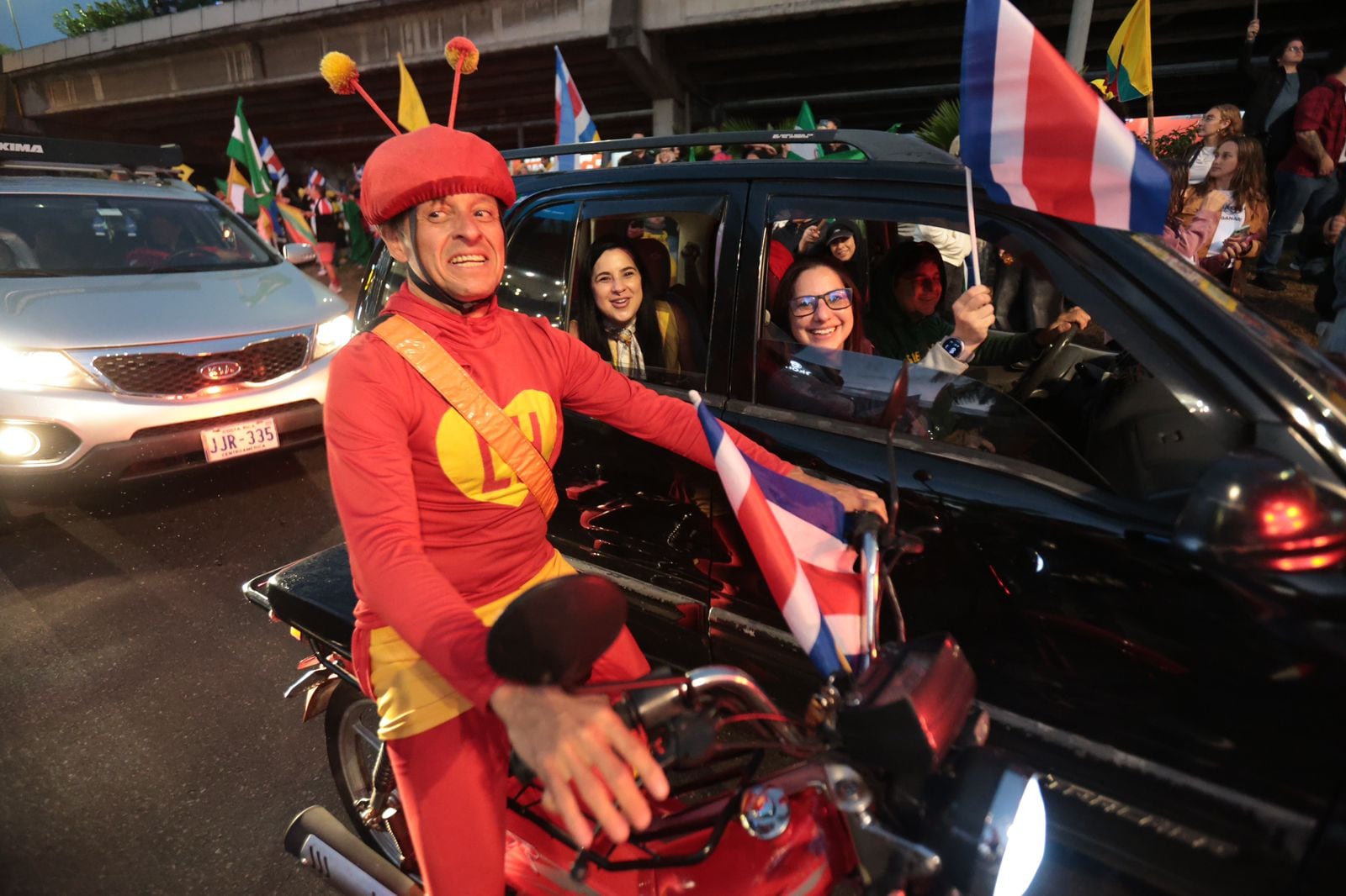 Ambiente electoral al cierre de las urnas.