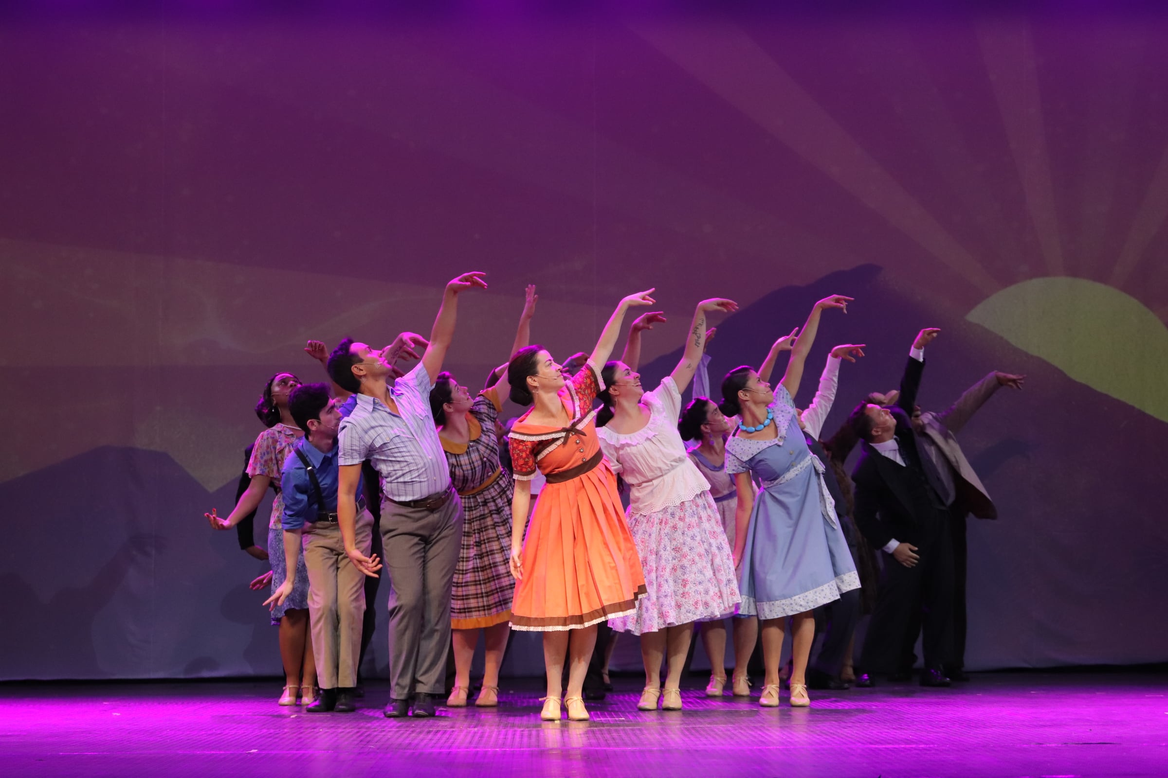 Fotos del ensayo general de 'Henrietta, el musical' en el Centro de Convenciones de Coopeguanacaste, en Santa Cruz.