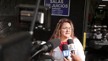 Tribunales fijan fecha para nuevo juicio contra la activista Yendry Quirós por amenazar a Ariel Robles con ‘sacarle el sirope’