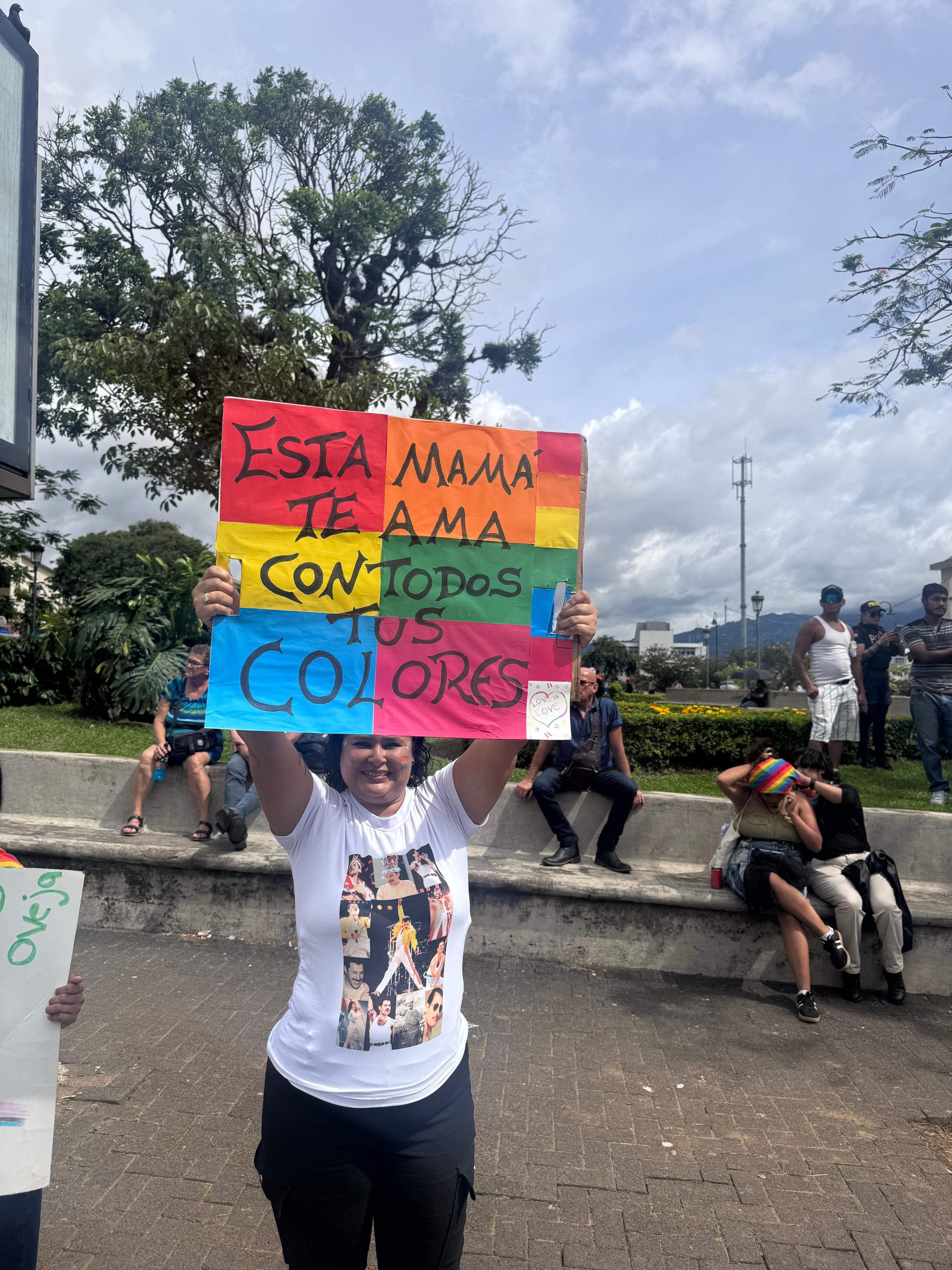 Priscilla Chaves es madre de una adolescente bisexual y tía de una joven transexual. Para ella, lo más importante de las personas es el corazón y no la orientación sexual.