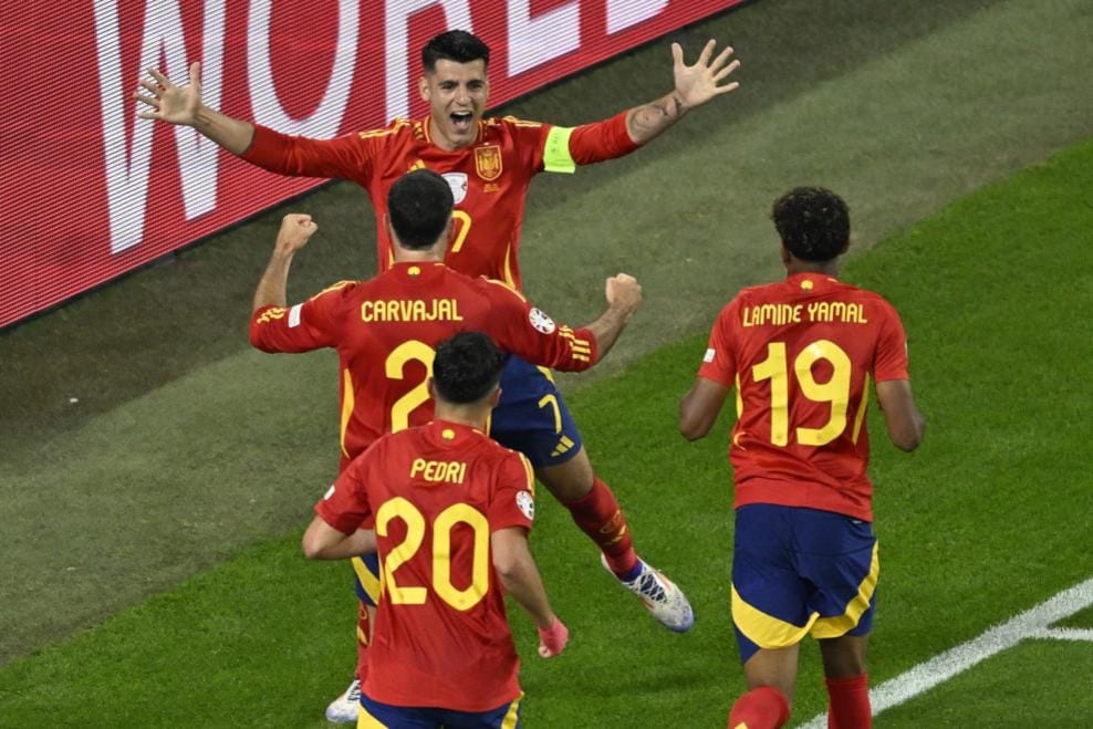 Los jugadores de España festejaron a lo grande el gol del gane ante Italia, que les dio el primer lugar de su grupo y el pase a la siguiente fase.