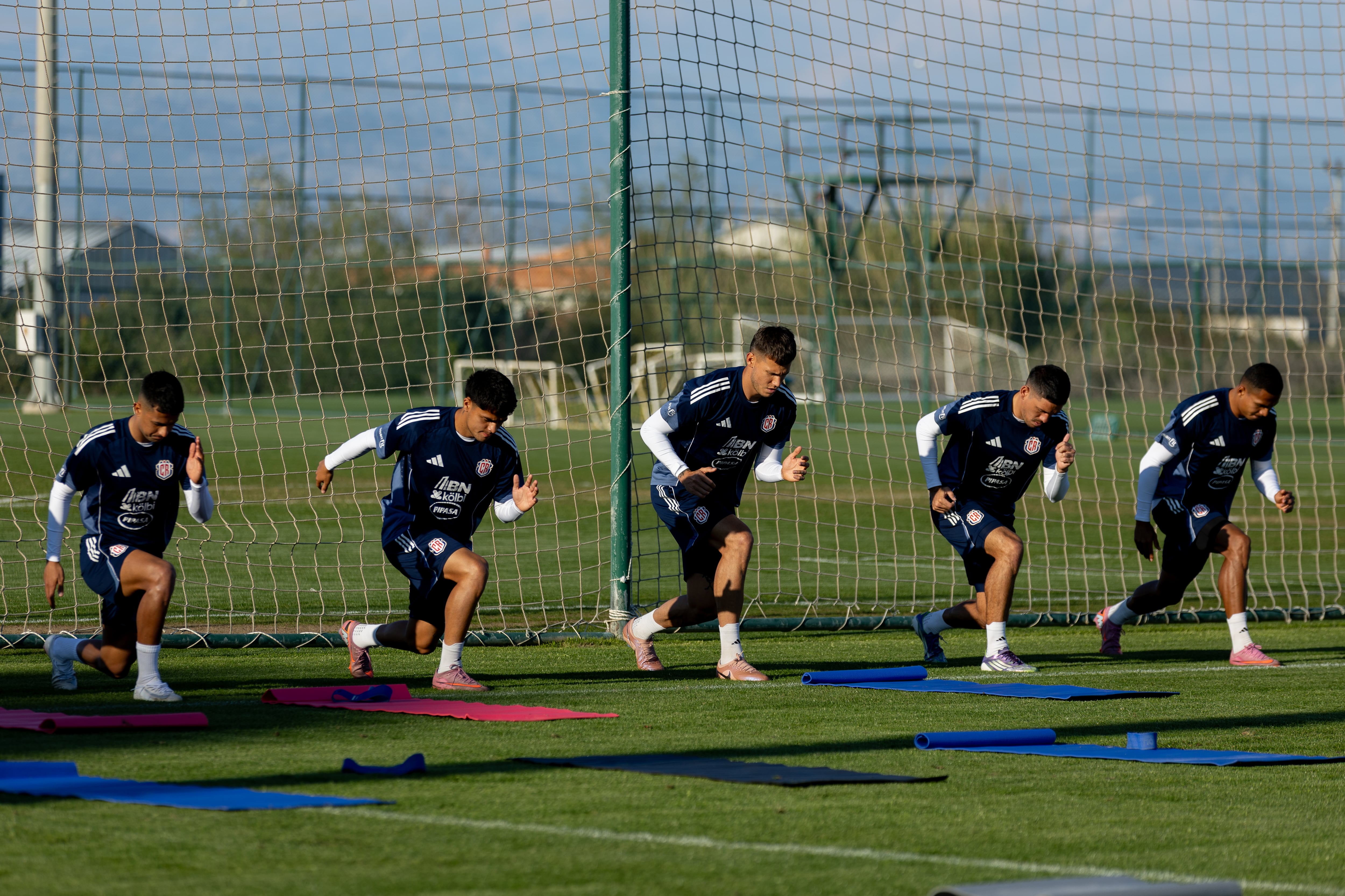 Fernando Batista empieza de cero en la Selección de Costa Rica, con un grupo joven.