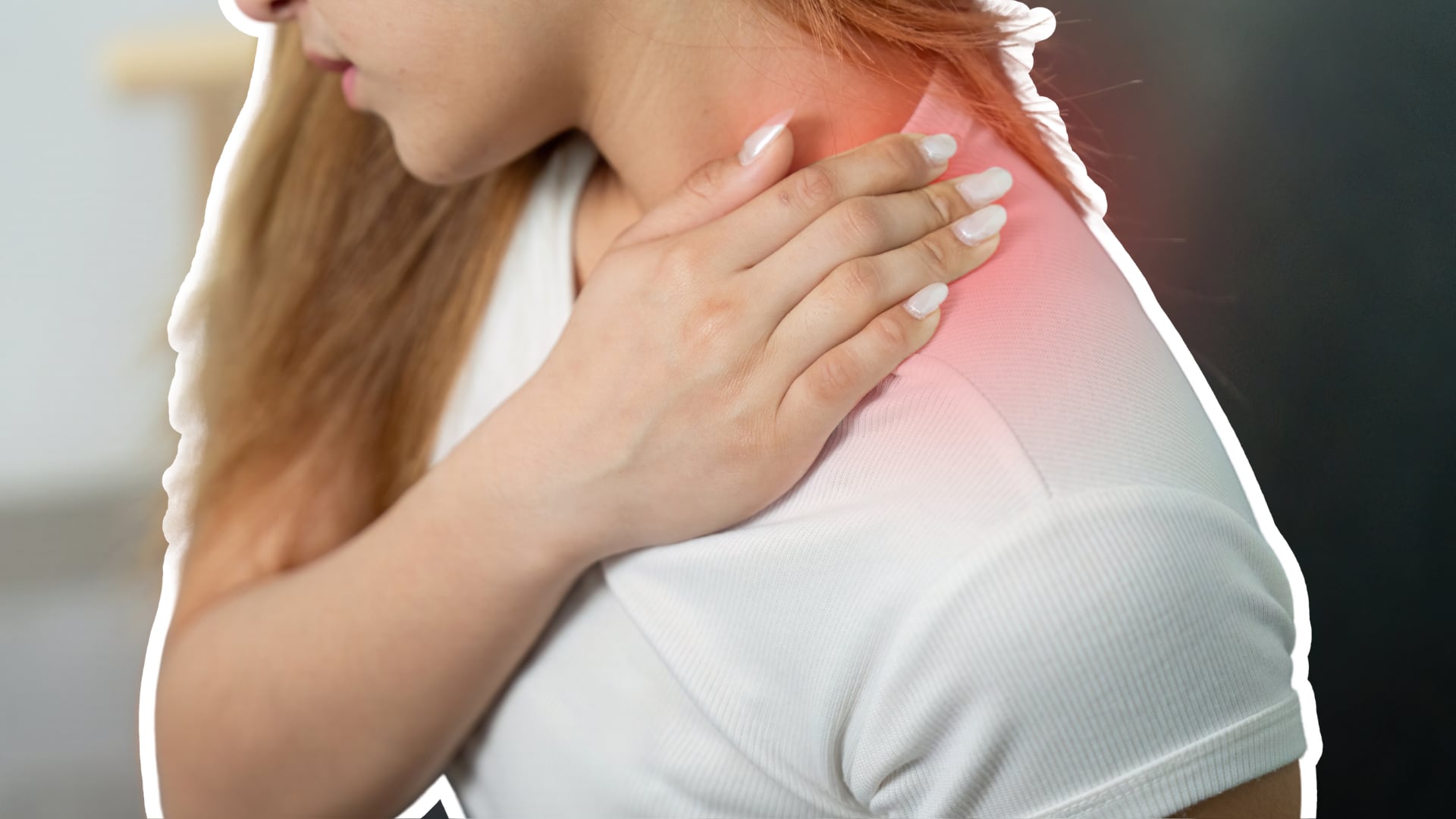 El uso prolongado del celular en mala postura puede generar dolor cervical persistente, una de las causas más comunes del llamado “cuello de texto”.