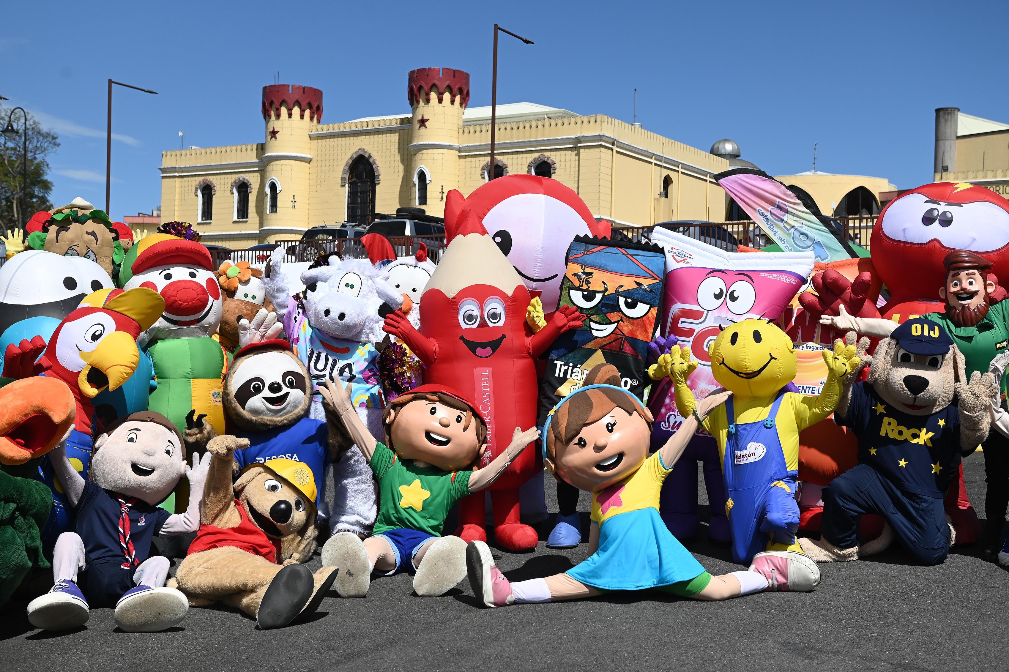 Compatencia de botargas en el Museo de los Niños.