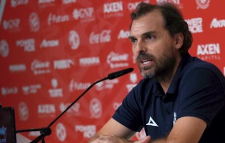 Andrés Carevic suma cuatro partidos como técnico en la Liga MX al frente de Puebla.