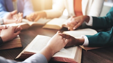 Escuelas públicas de Texas deberán incluir lecturas de la Biblia en sus clases a partir del 2030