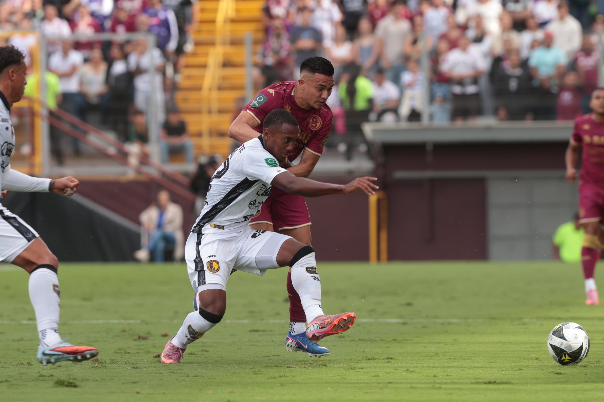 12/04/2026/ juego entere Deportivo Saprissa vs Municipal Liberia por la Liga a Promerica en el estadio Ricardo Saprissa/ foto John Durán