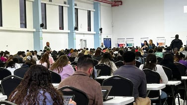 Anuncian resultados del examen del Colegio de Médicos: 55% de estudiantes reprobó. Conozca los porcentajes por cada universidad