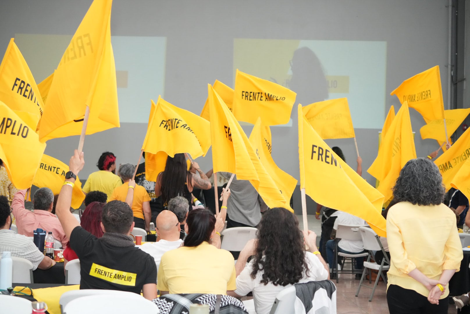 18/10/2026. Asamblea Nacional de partido Frente Amplio. Edificio de la Asociación de Educadores Pensionados (ADEP). Fotografía: Lilly Arce