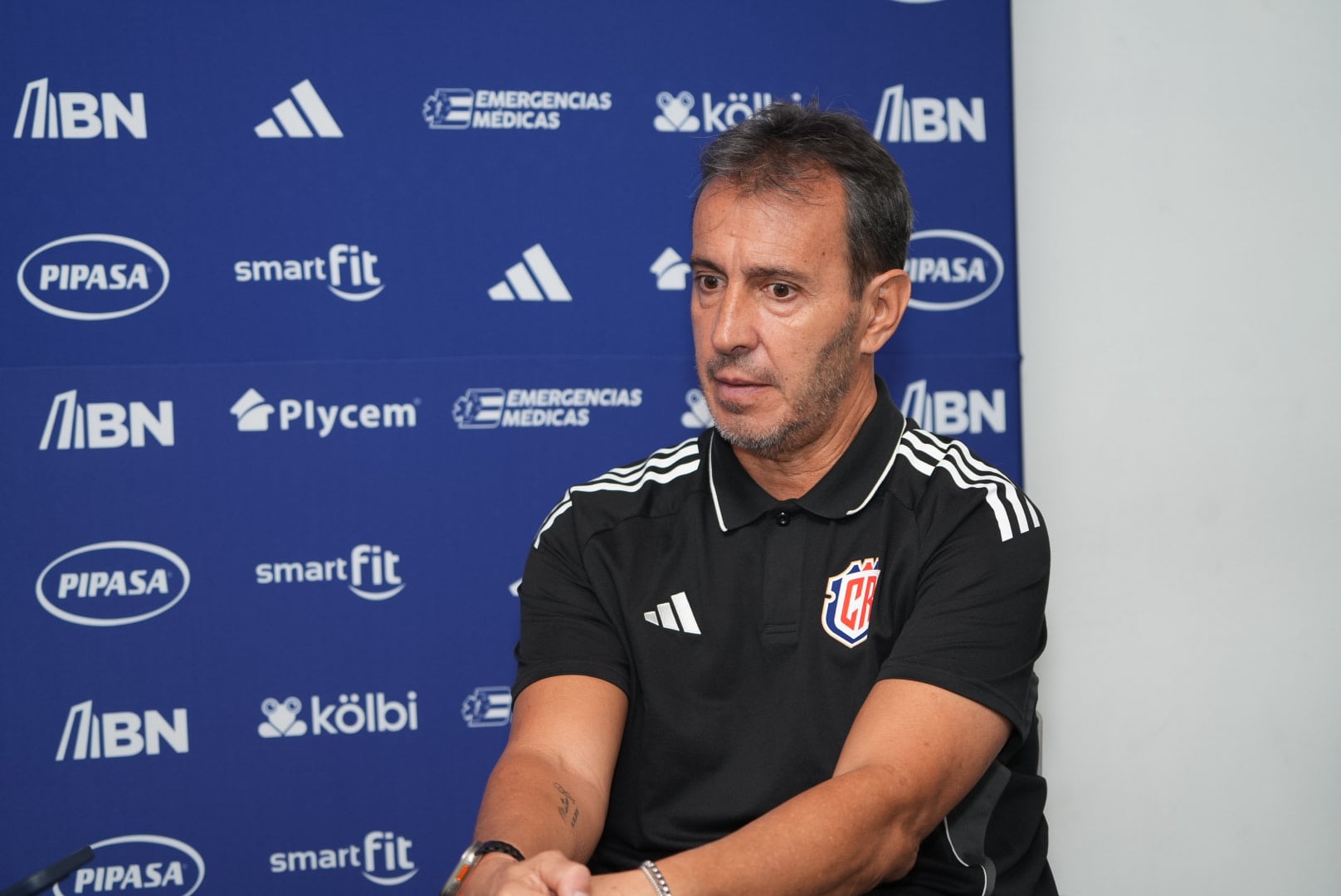 Fotos del entrenador de la Selección de Costa Rica Fernando Batista / foto Lilly Arce