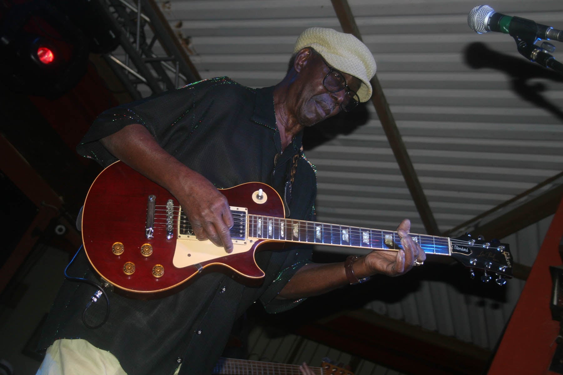 Texas Johnny Brown fue un célebre músico que participó del Costa Rica Blues Festival en 2010.