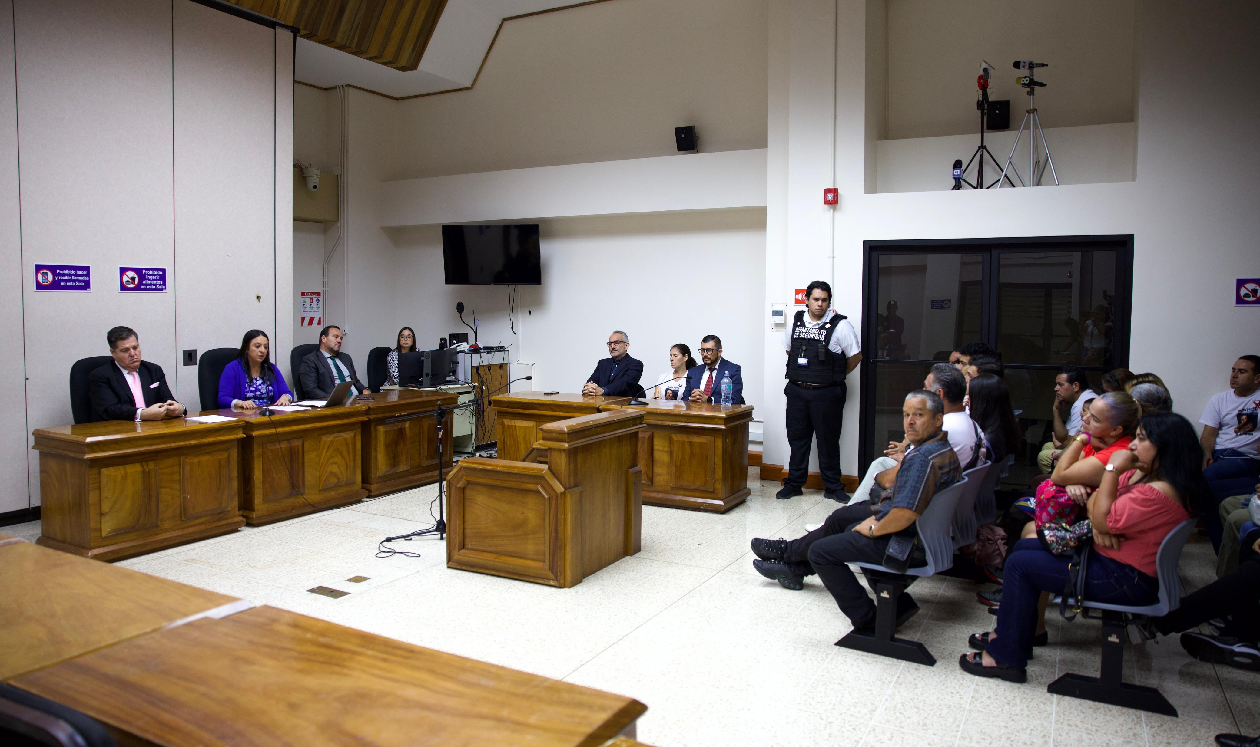 Le lectura de la sentencia se llevó a cabo en la sala siete de los Tribunales de Heredia.