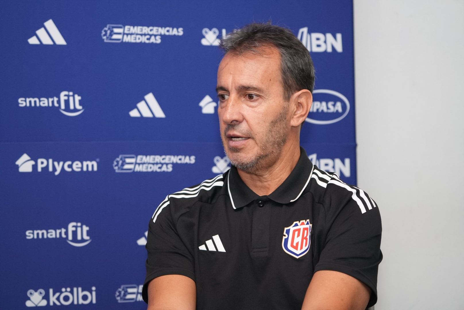 Fotos del entrenador de la Selección de Costa Rica Fernando Batista / foto Lilly Arce