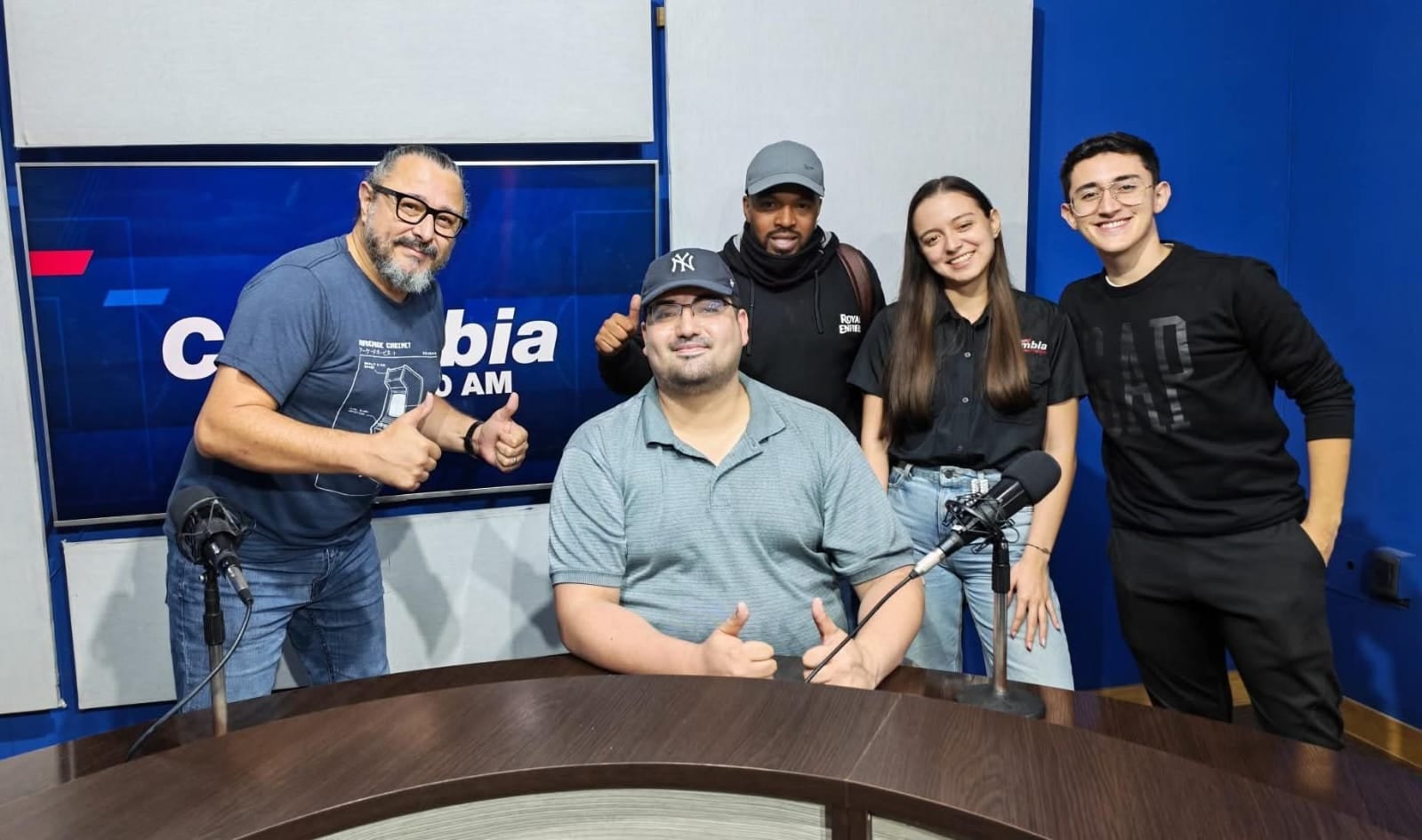 Columbia cuenta con talento joven y Joshua Castillo colecciona esta fotografía de su primera transmisión, que fue el 3 de setiembre de 2025.