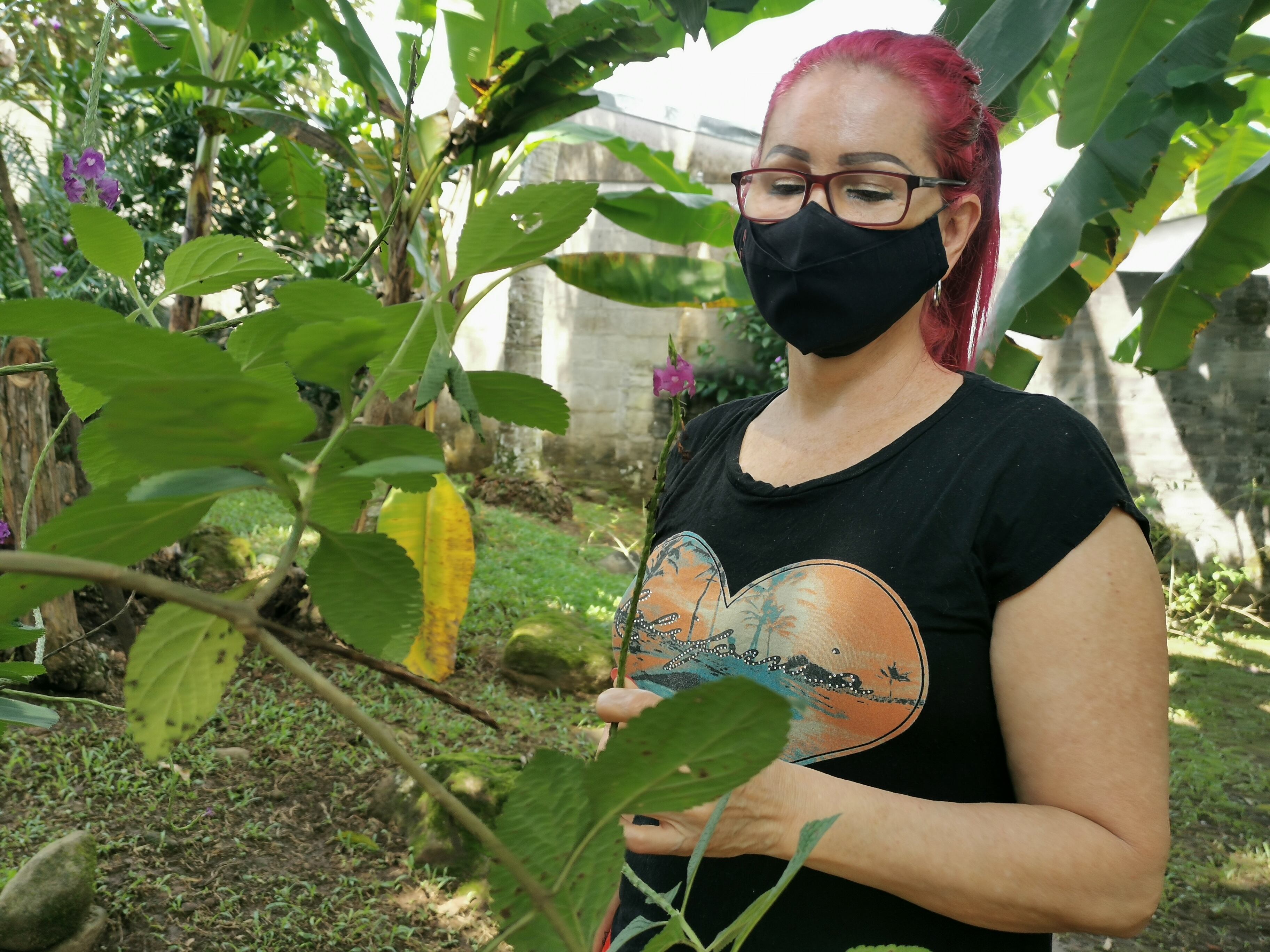 Rita Sánchez, educadora de Jiménez de Pococí, todavía debe someterse a una nueva operación. Foto: Reiner Montero.