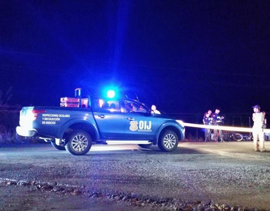 En Ticabán de Pococí, mataron el 29 de setiembre a Rónald Chavarría, peón agrícola y de construcción que viajaba en moto cuando lo interceptaron. Foto: Reiner Montero.