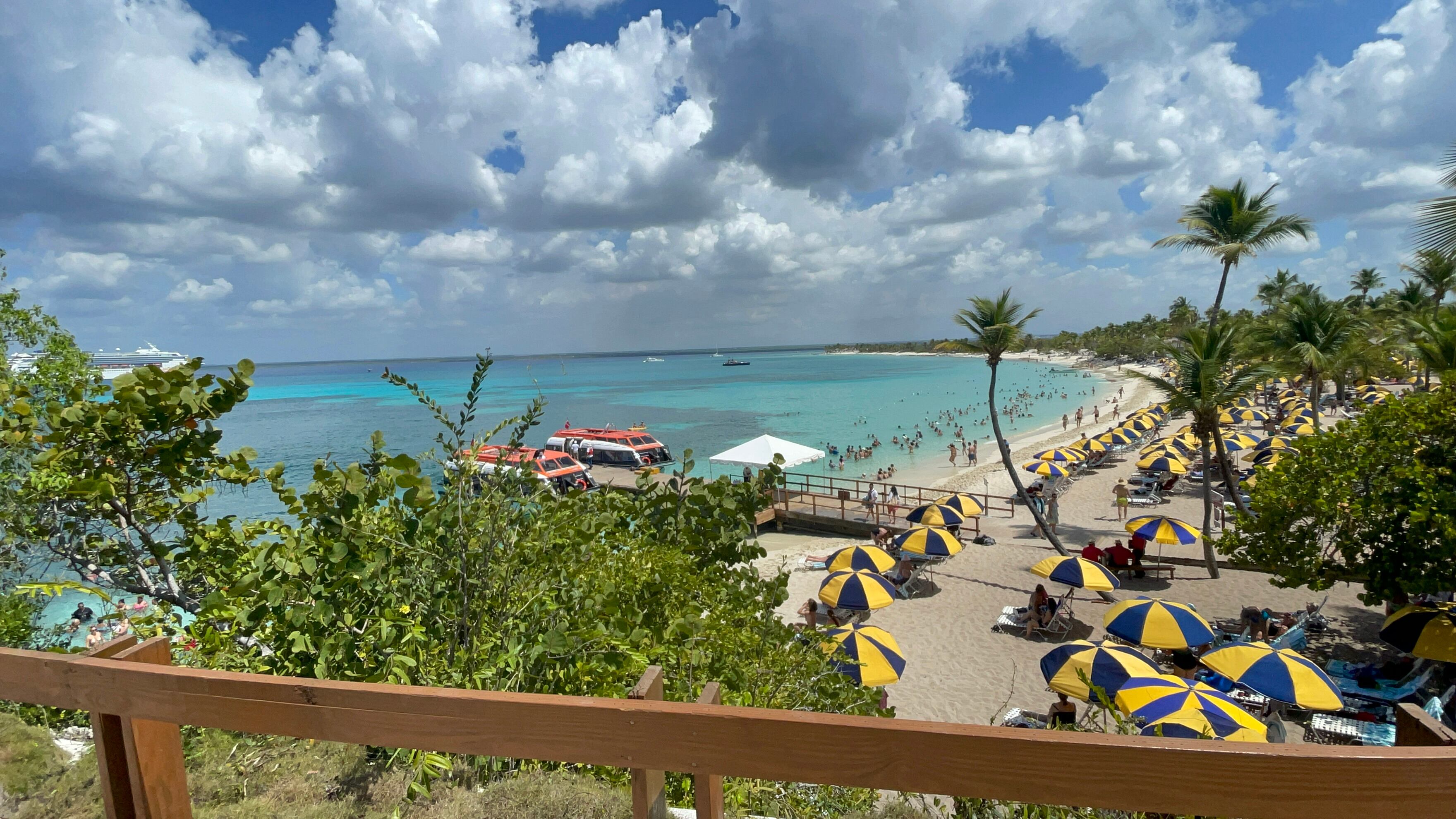 Vista de la playa de Isla Catalina en República Dominicana.