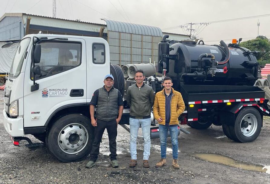 José Villalobos Chan entró en el 2015 a trabajar con la Municipalidad de Cartago, en el área de planeamiento estratégico y control interno. Luego de esto, pasó al departamento de gestión de servicios municipales, donde tiene cinco años.