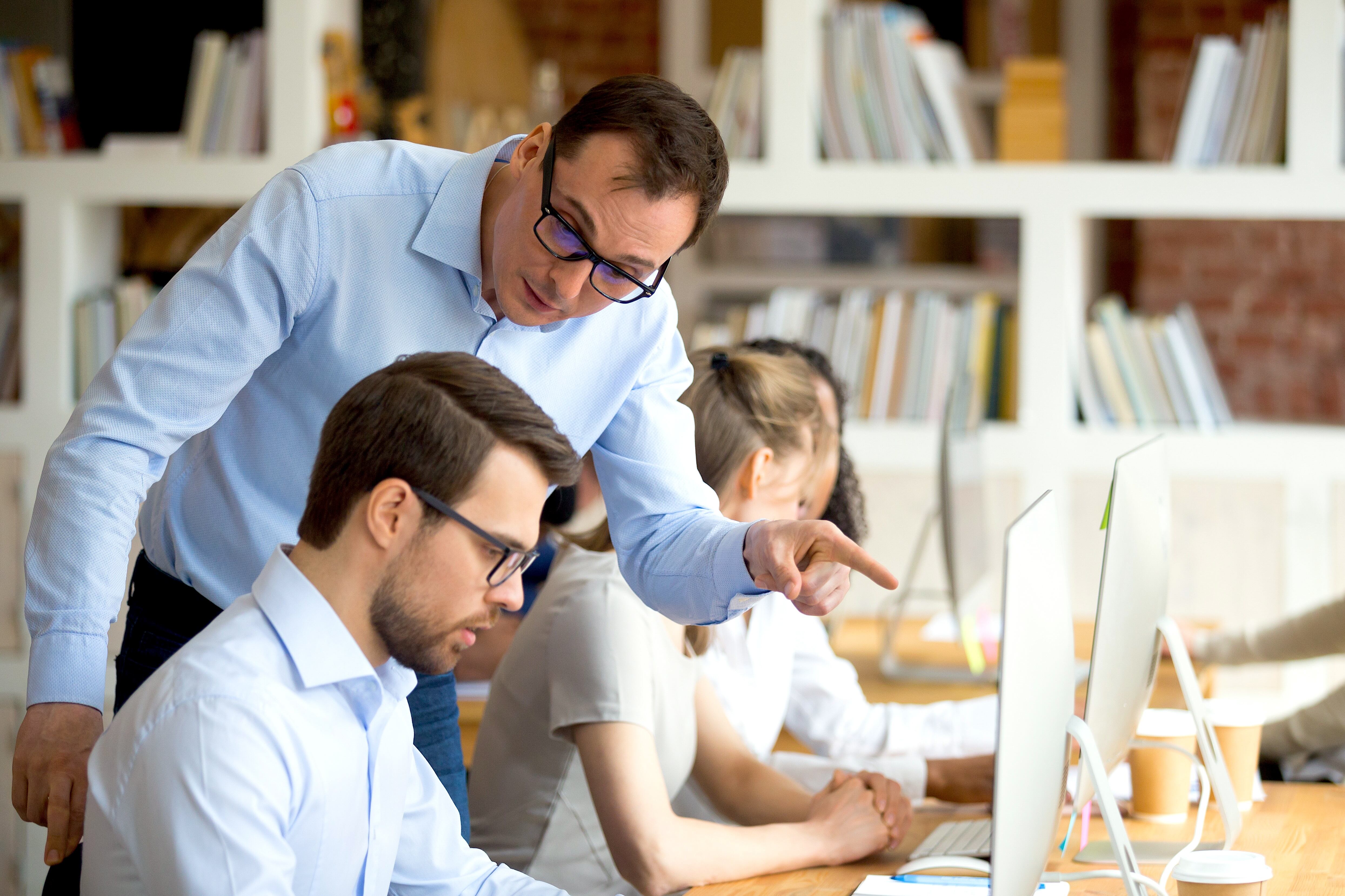 La Defensoría reiteró el llamado a la Asamblea Legislativa de crear un cuerpo normativo que defina qué es el acoso laboral, cómo prevenirlo y cómo proceder en caso de una denuncia (imagen con fines ilustrativos). Fotografía:
