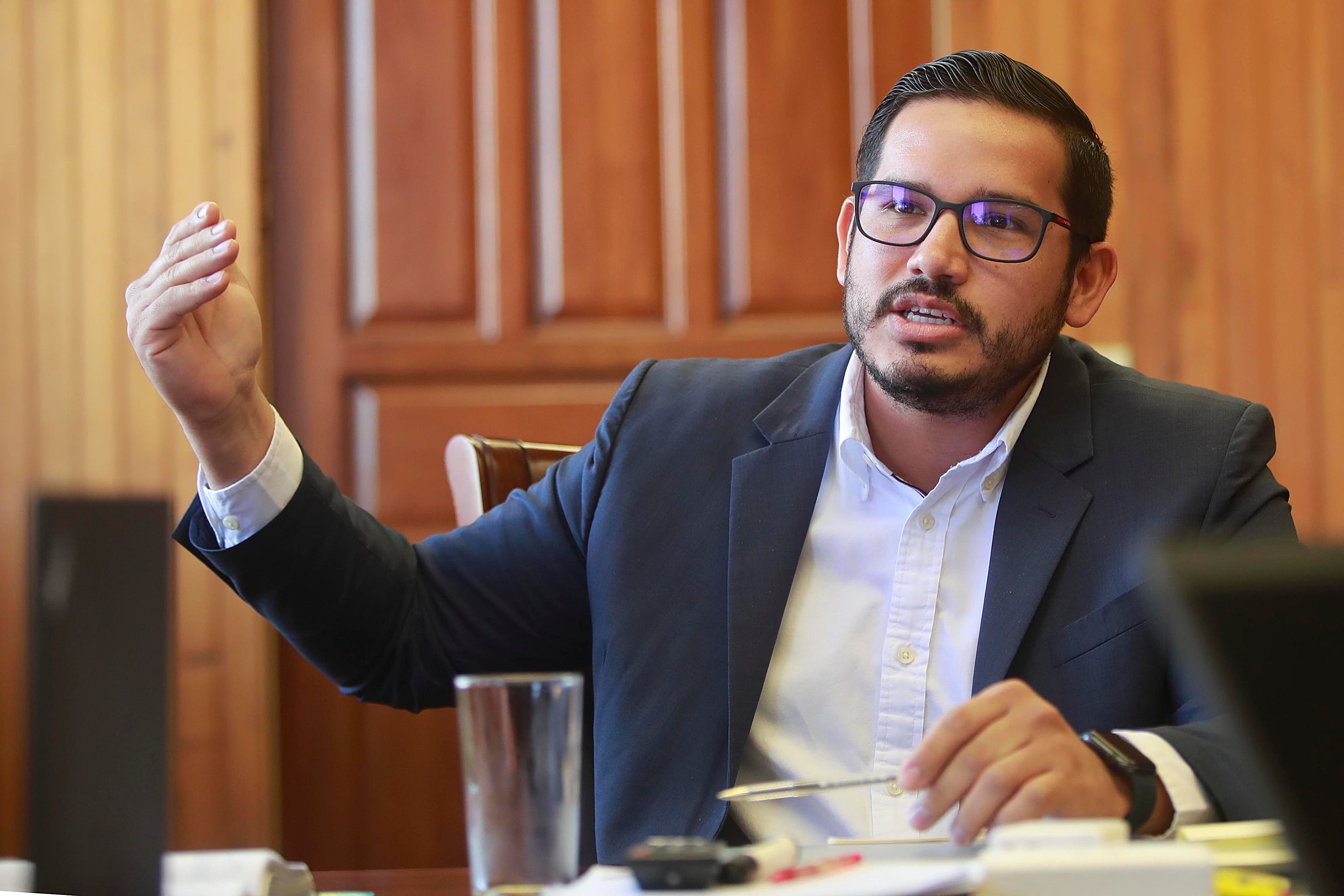 27/11/2023 Sabana Sur. Victor Carvajal, ministro de Agricultura en entrevista relacionada con los escáneres para detectar el posible ingreso y salida de droga.