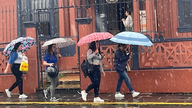 Onda tropical aumentará las lluvias este fin de semana en Costa Rica, alerta el IMN