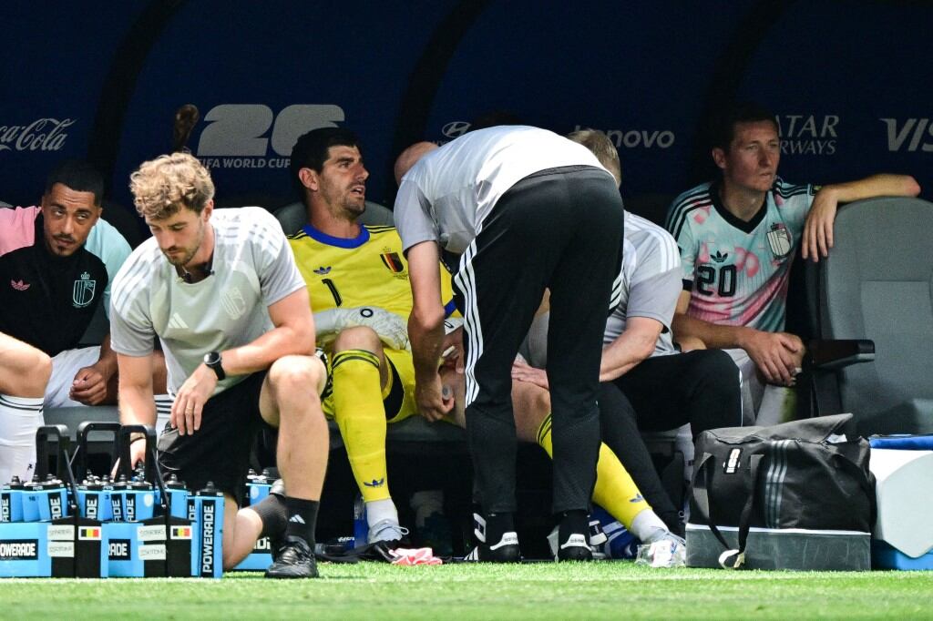 Thibaut Courtois lució abrumado cuando abandonó por lesión el duelo Bélgica - España por el Mundial 2026.
