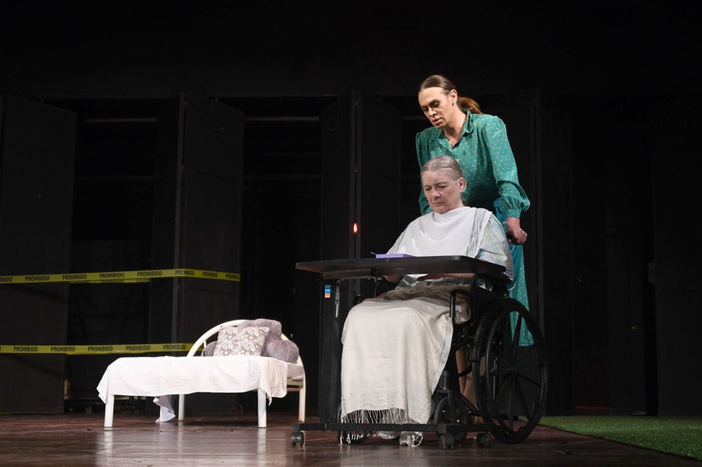 El elenco de 'Madre carajo' está conformado por Jimena Franco, Natalia Porras, María Bonilla, Zoraya Mañalinch, Bernardo Mena, Melissa Vargas y Luis Alejandro Alfaro.