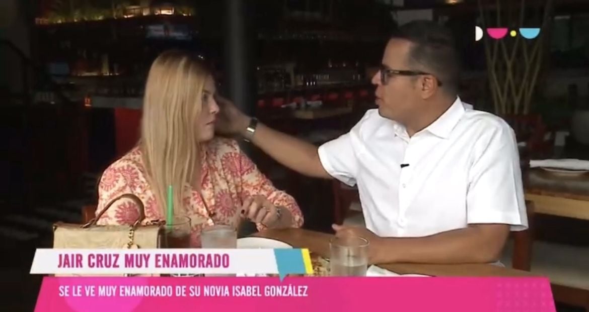 Jair Cruz y su novia, Isabel González