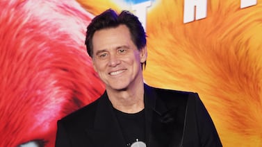 ¿Qué le pasó a Jim Carrey? El actor luce ‘irreconocible’ durante un homenaje en Francia