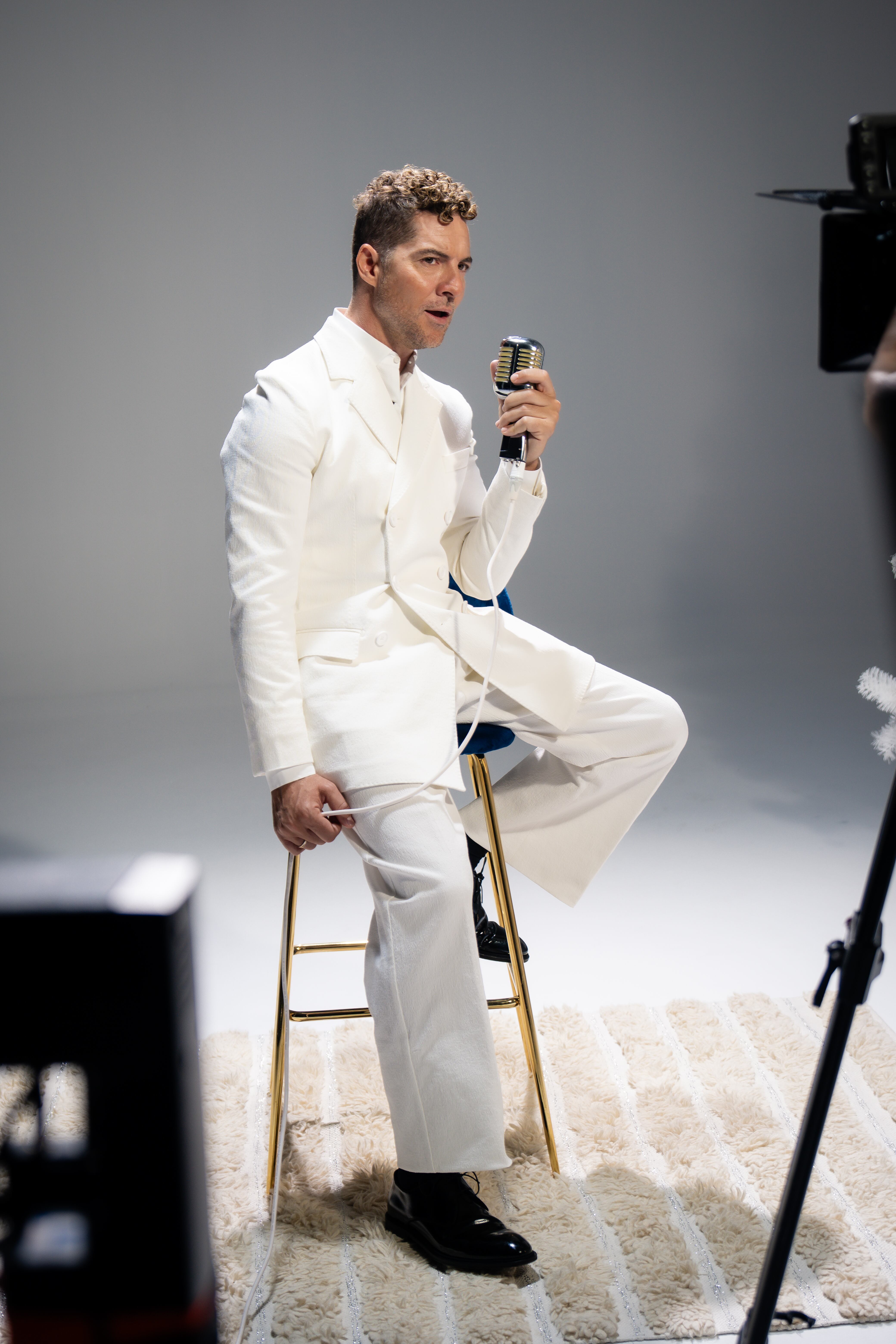 'Todo es posible en Navidad' es el más reciente disco del español David Bisbal, quien interpreta a su estilo los clásicos villancicos.