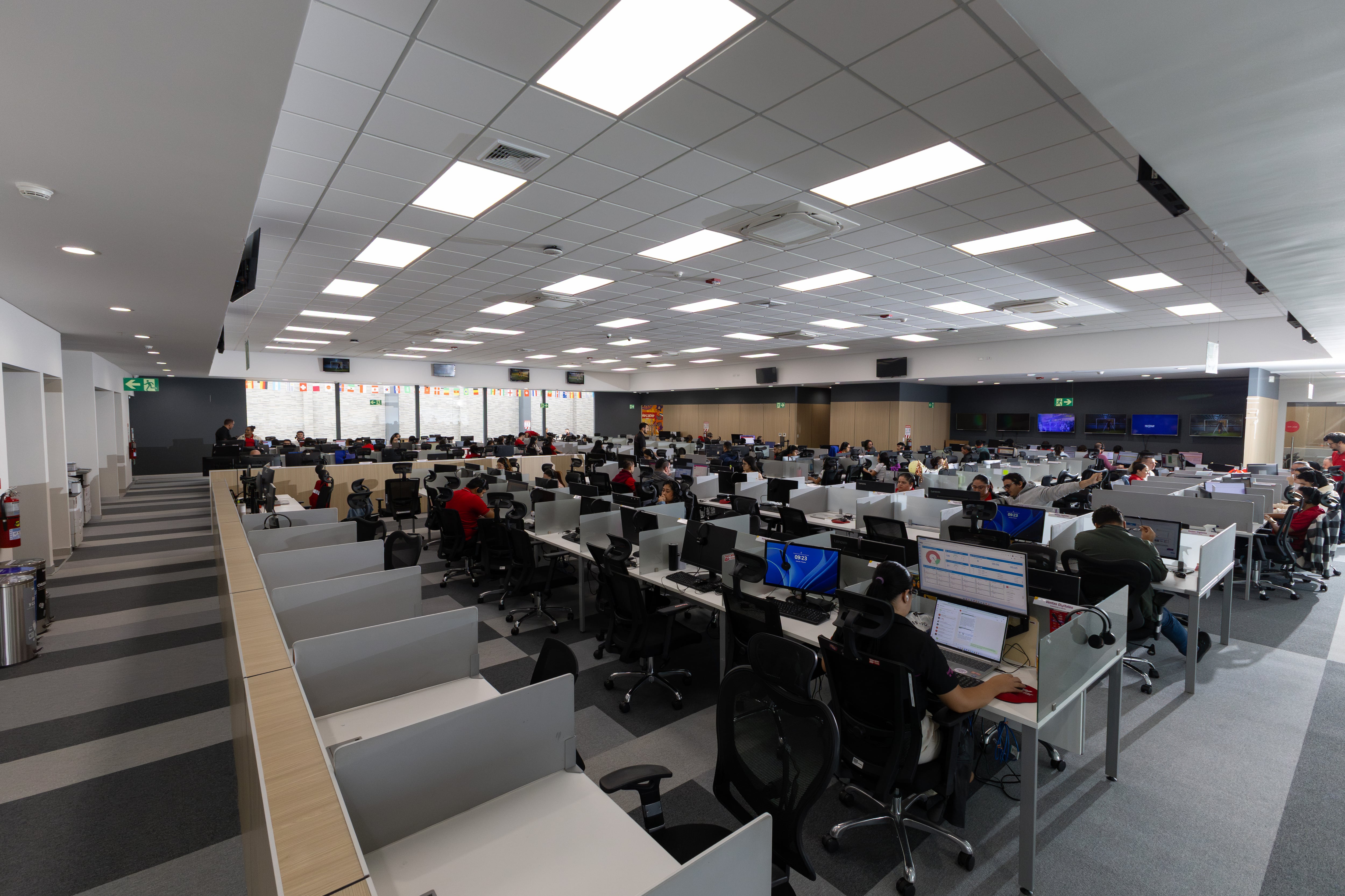 Telecable inauguró un edificio propio para su Contact Center, donde la atención está a cargo de personal costarricense.