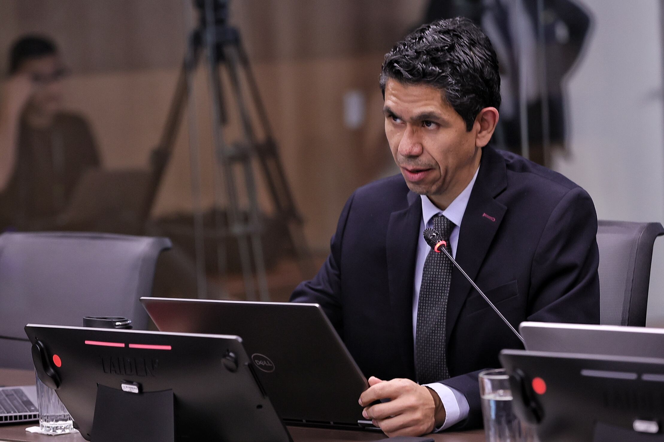 Luis Amador comparece ante diputados de la Asamblea Legislativa por tel Dekra / Foto John Durán