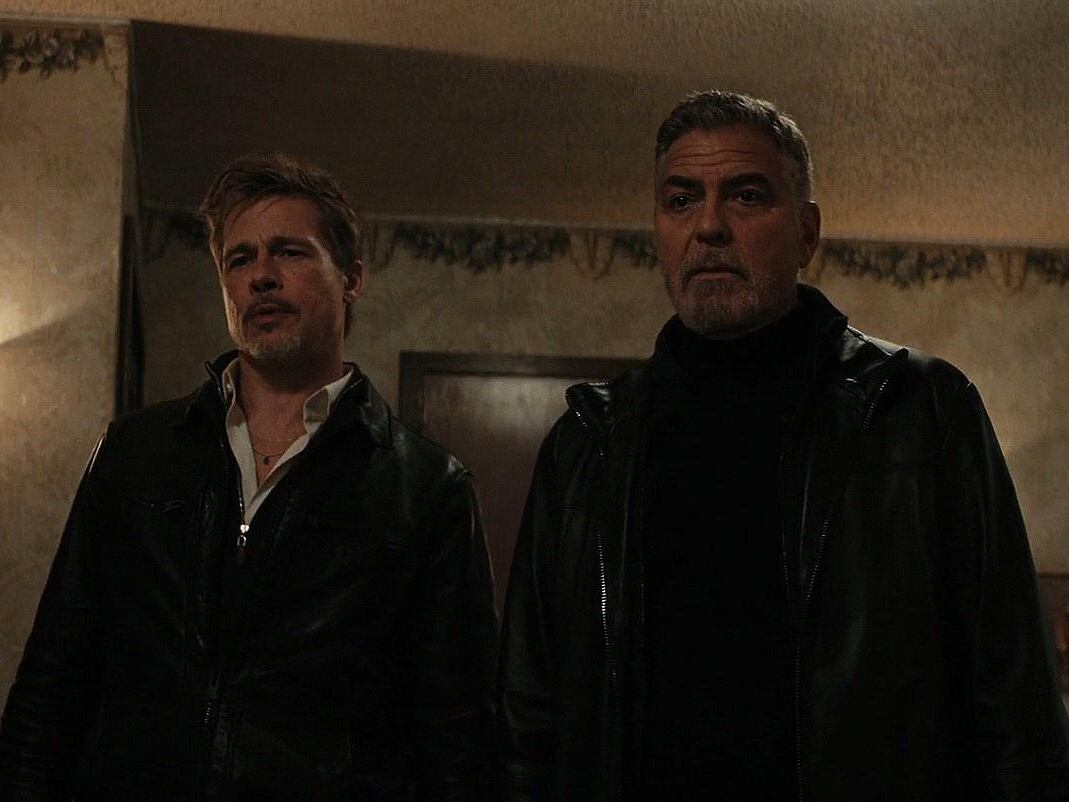 Brad Pitt y George Clooney en Wolfs (2024)