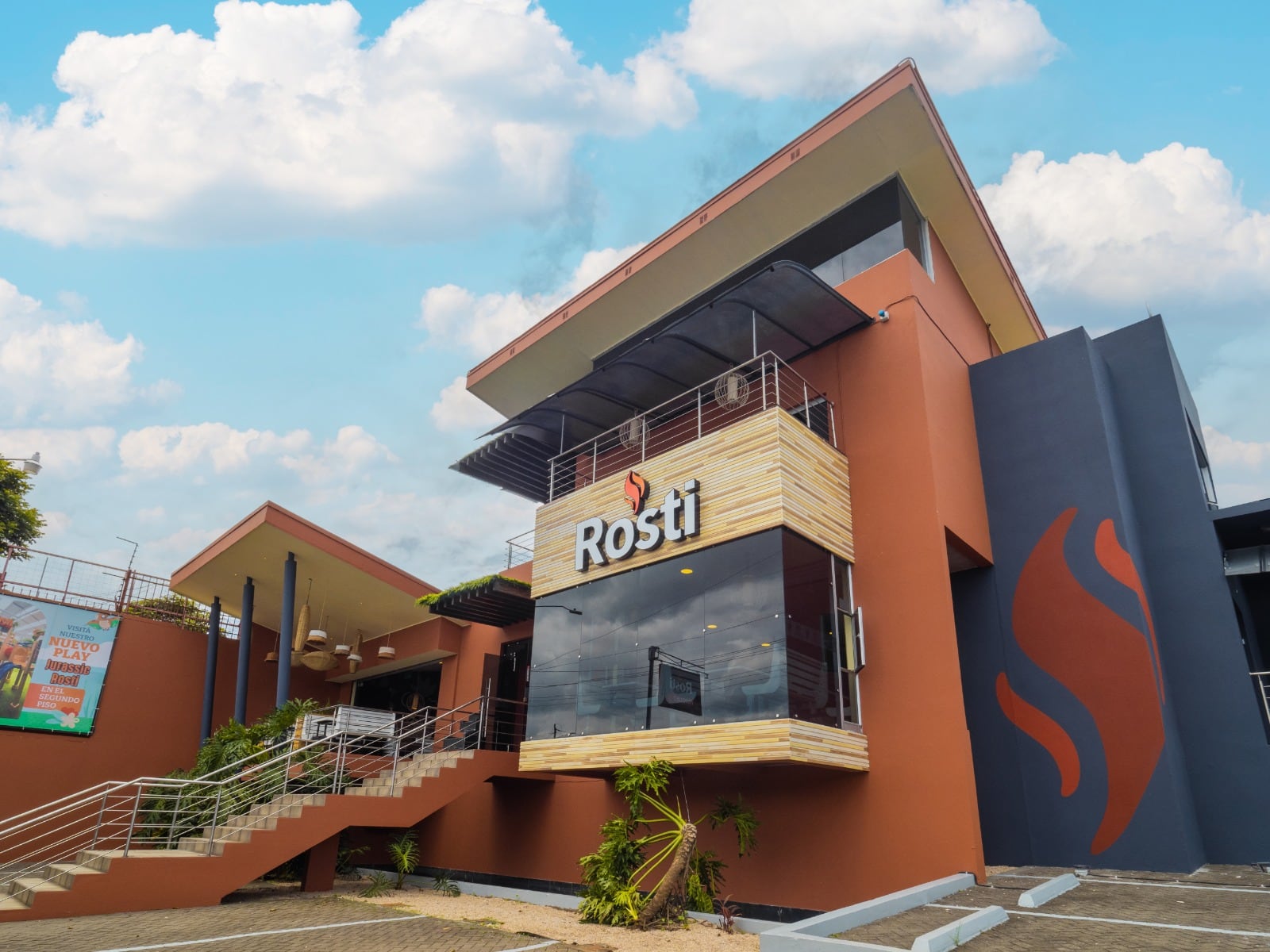 Rosti anuncia la apertura de dos nuevos locales.