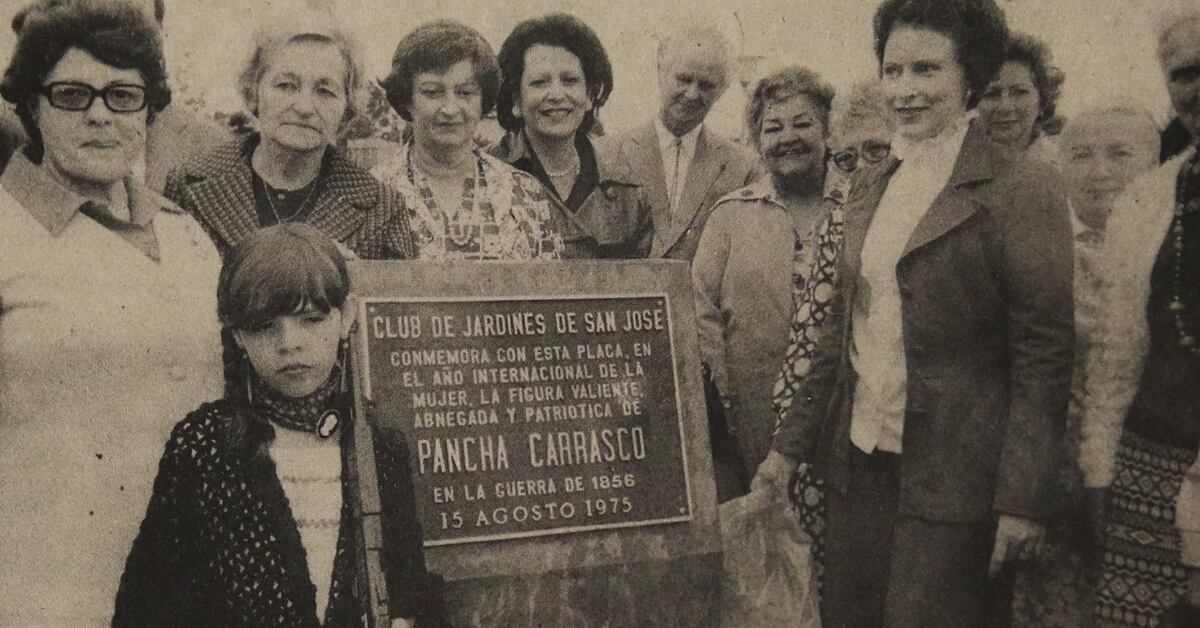 El primer homenaje público a Pancha Carrasco se colocó en Hatillo.