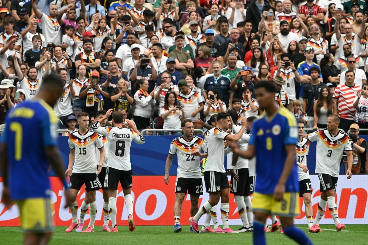 Piden expulsar a árbitro del Mundial 2026 por un gesto asociado al supremacismo blanco