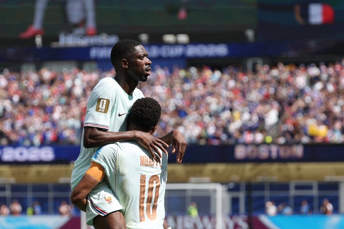 Ousmane Dembelé celebró junto a Mbappé una de las tres dianas que celebró contra Noruega.