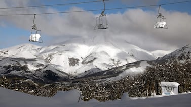 La nieve espera en vano a los turistas en Bariloche, Argentina