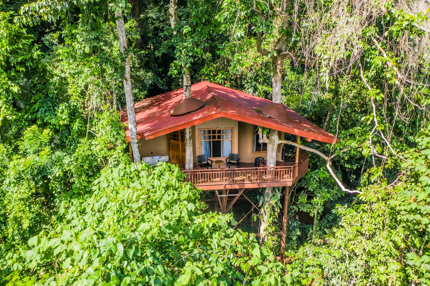 MAQUENQUE LODGE PERFIL