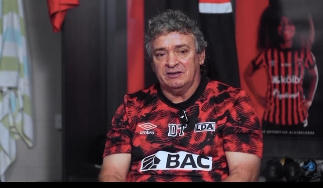 Óscar Ramírez hizo varias confesiones en el nuevo canal de Youtube de Wílmer López.