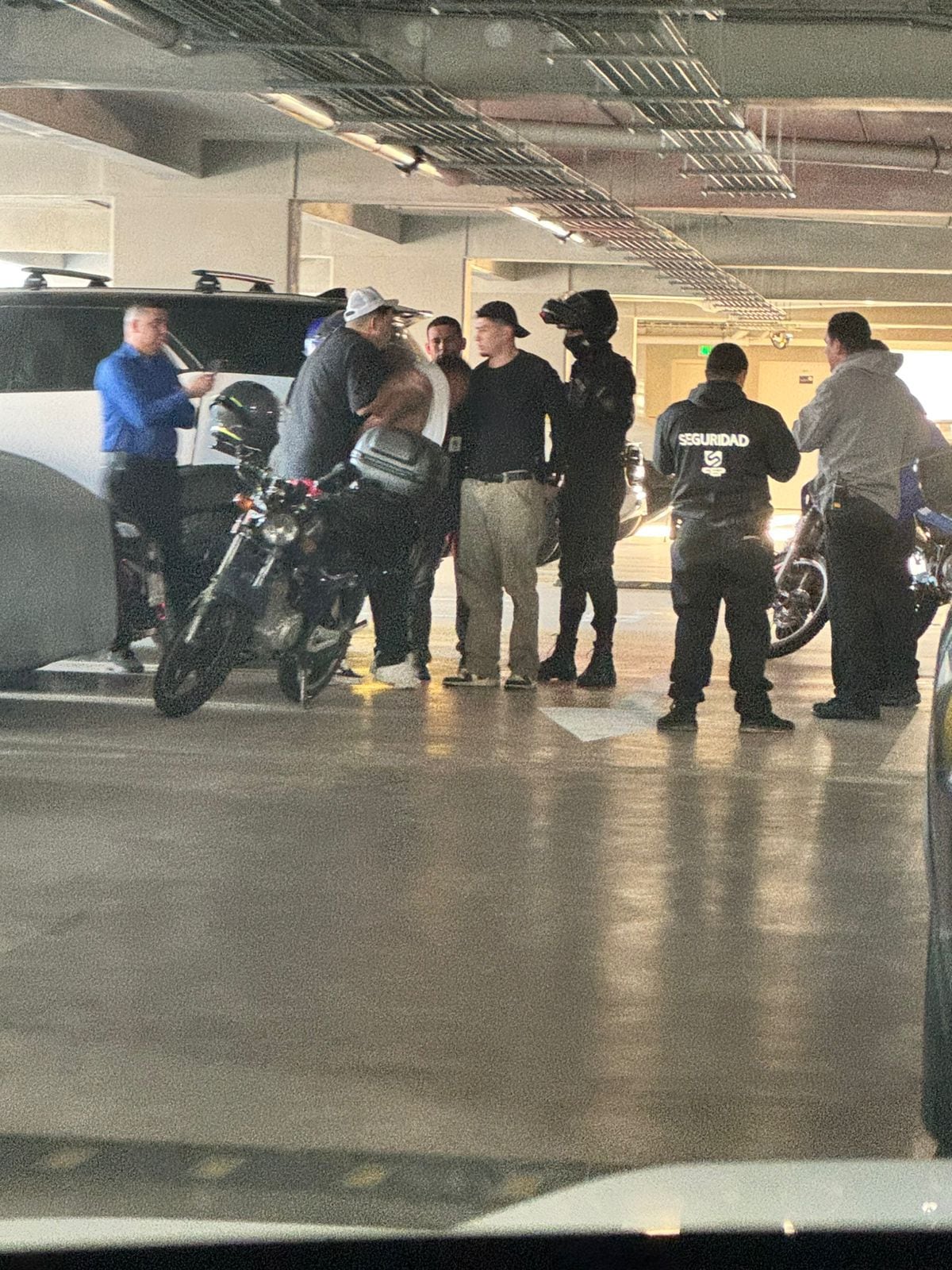 Alejandro Bran tuvo un problema en el condominio donde vive y hasta llegó la policía.